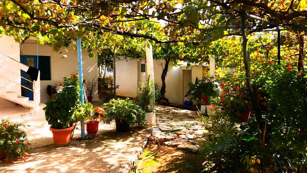 The Grandfather'S Room Himare Exteriör bild